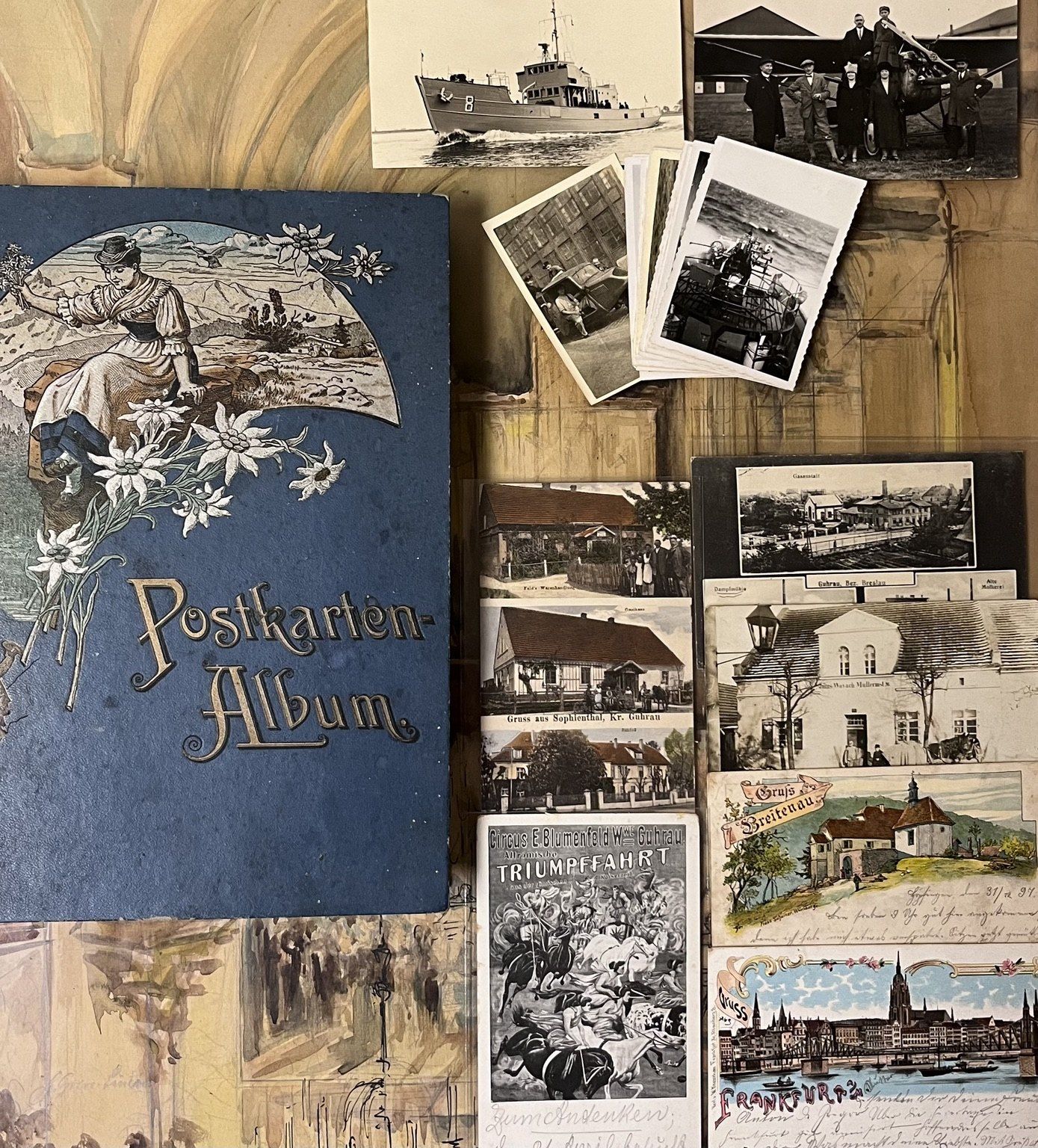 Historisches Postkartenalbum, alte Fotografien und Ansichtskarten aus einem gewachsenen Bestand